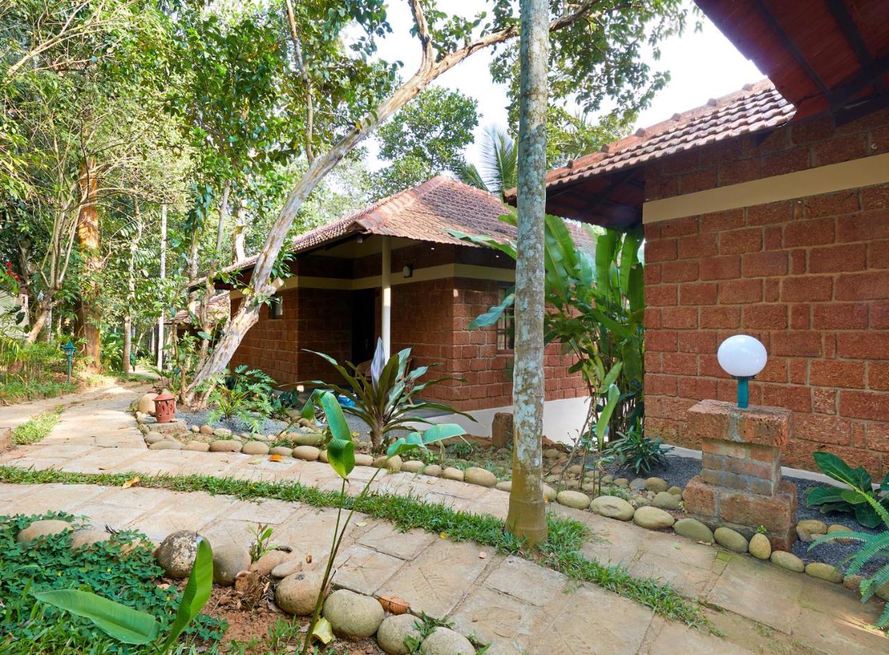 Raindrops Resorts Wayanad Sultan Bathery Exterior foto